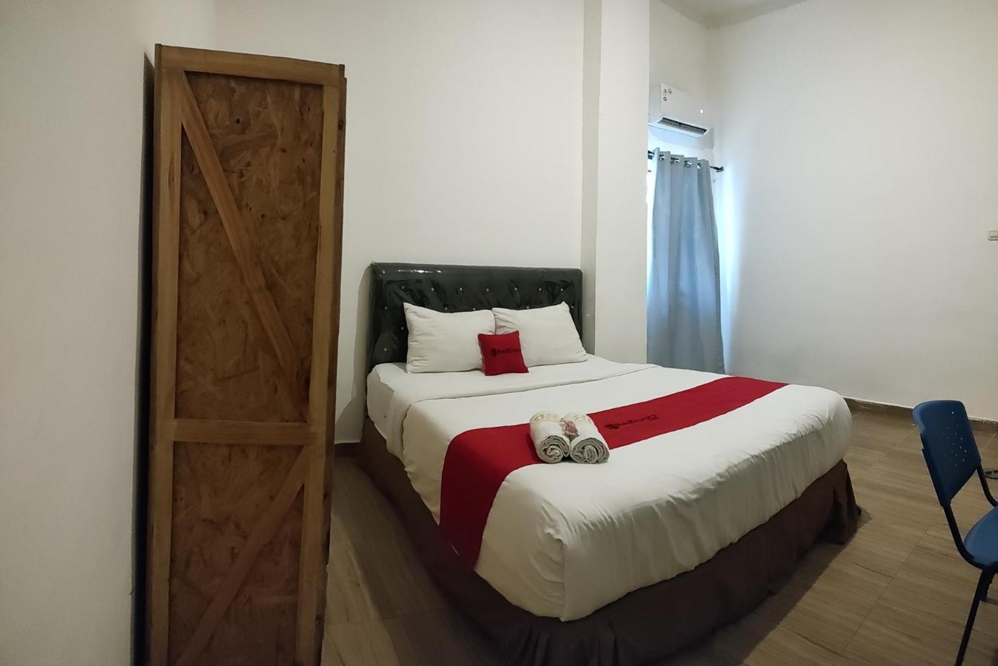 Reddoorz At Sukomanunggal Сурабая Екстериор снимка